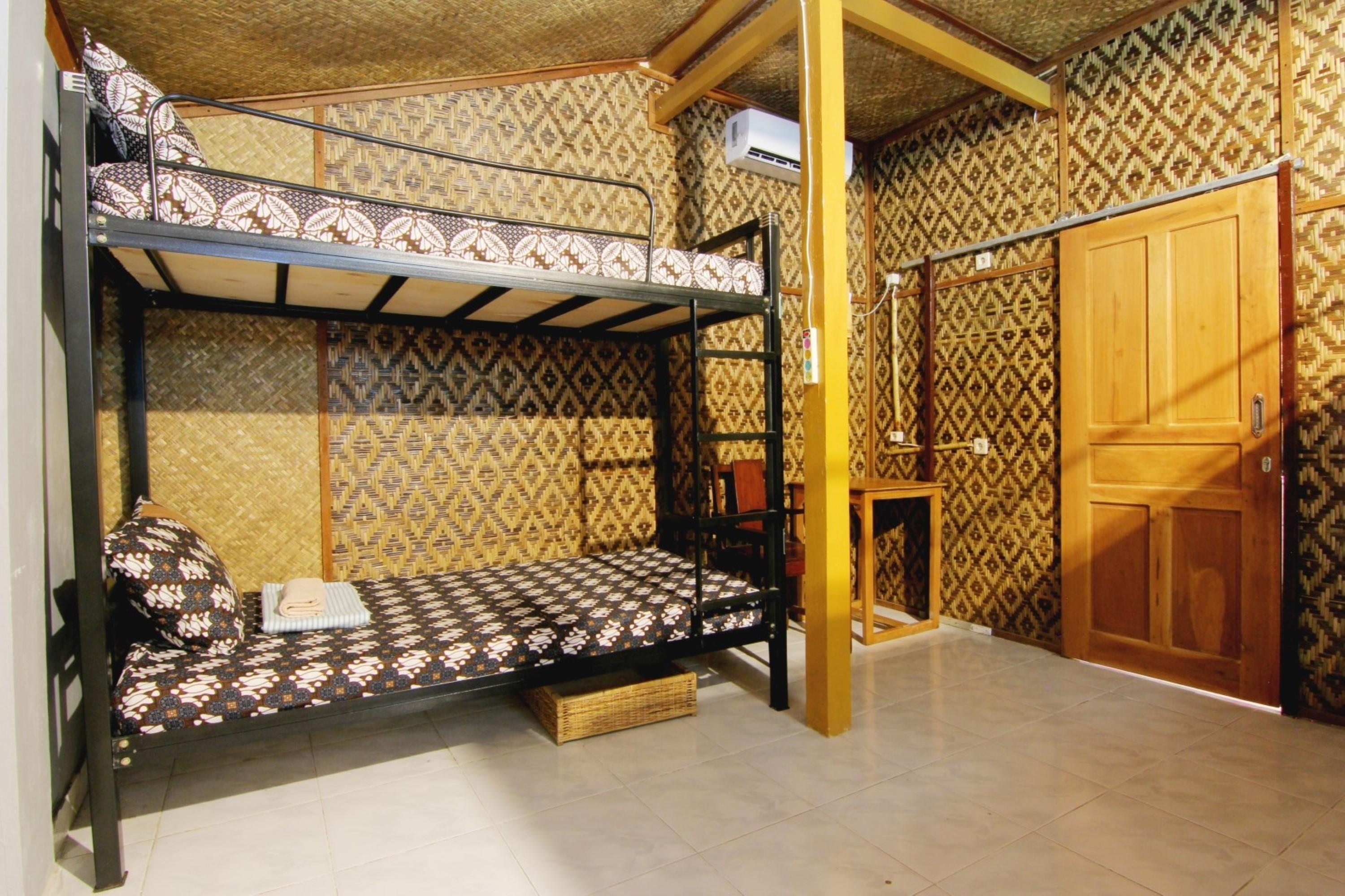 Bilik Bamboo Hostel Yogyakarta Exterior photo