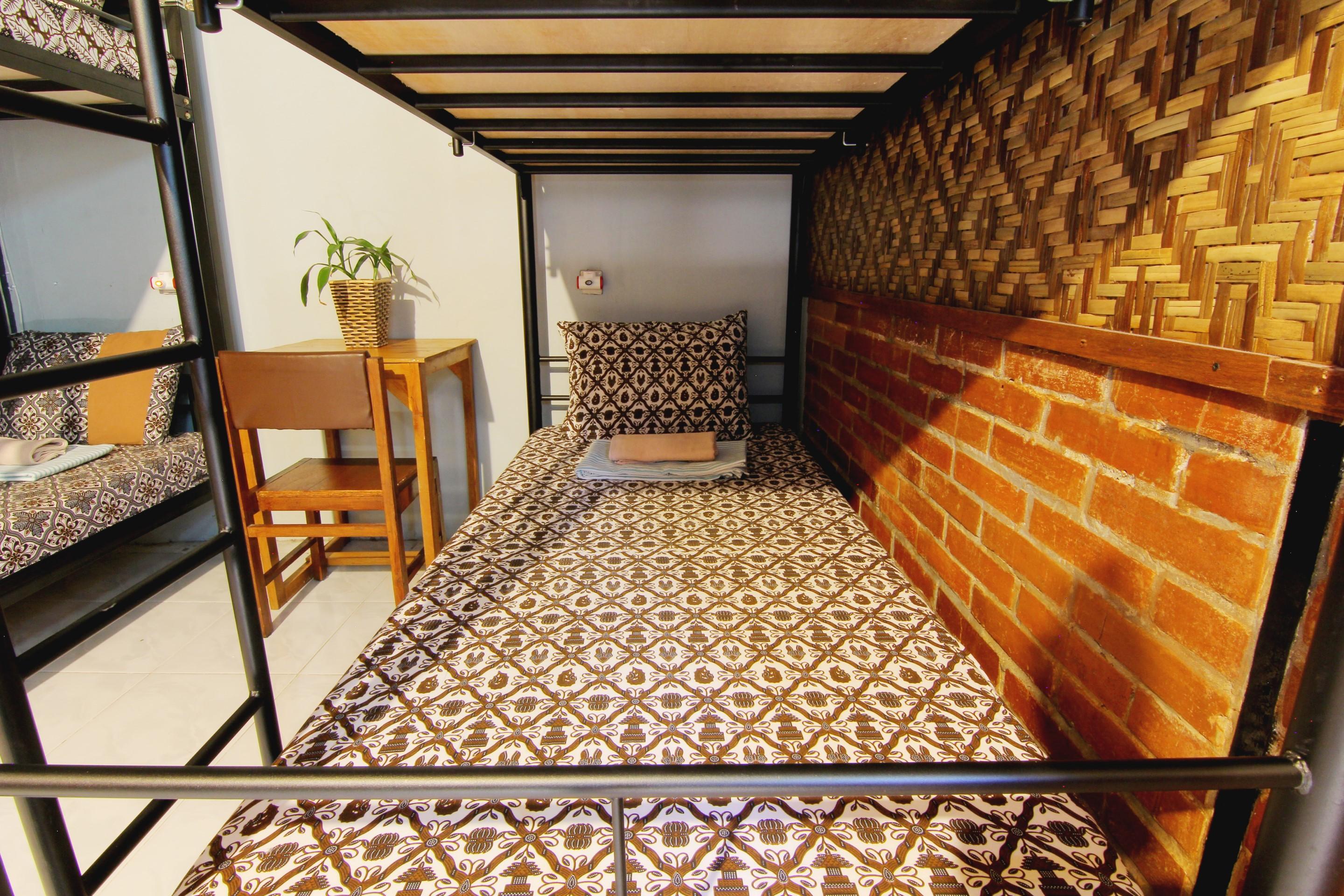 Bilik Bamboo Hostel Yogyakarta Exterior photo
