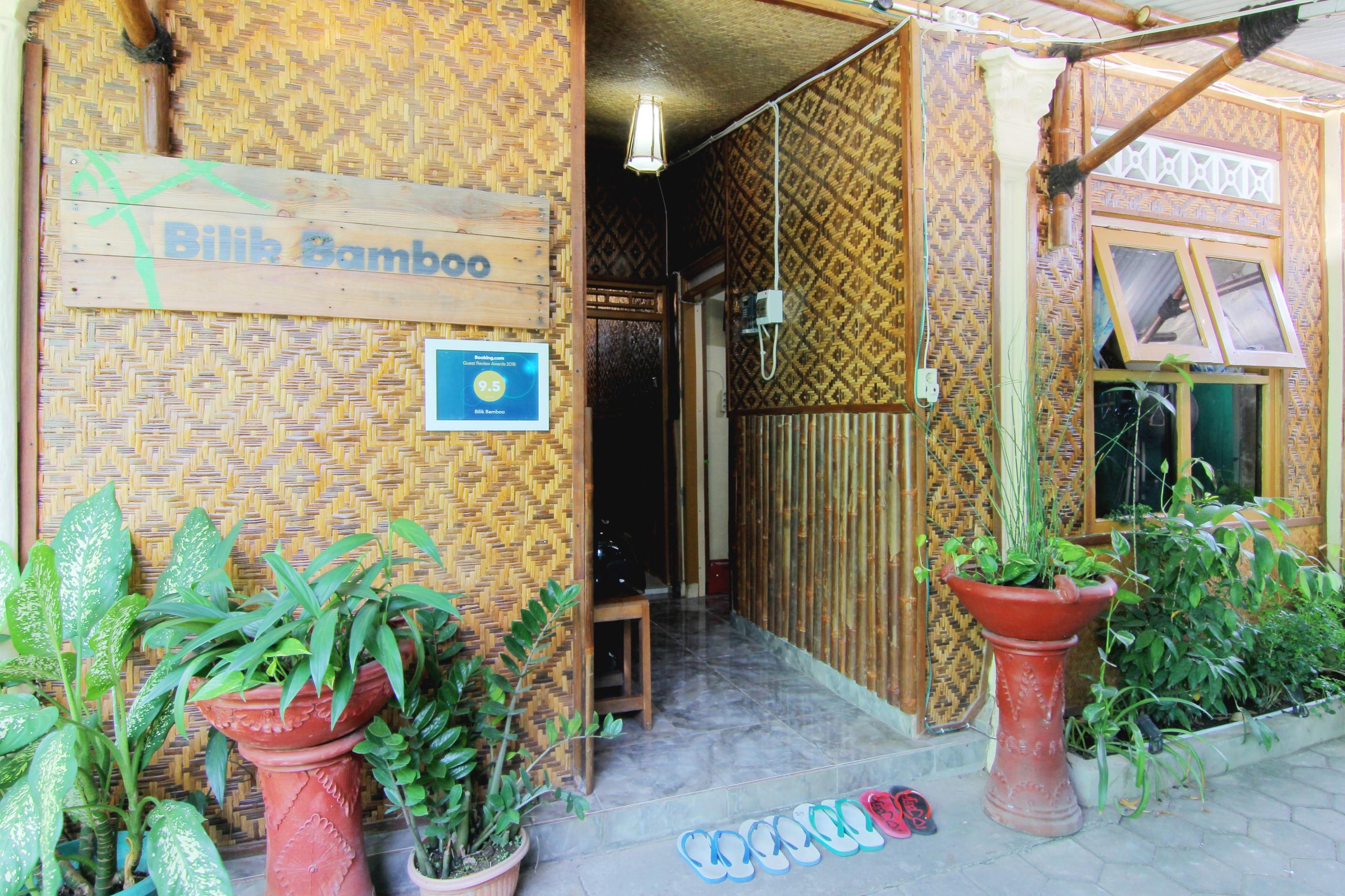 Bilik Bamboo Hostel Yogyakarta Exterior photo